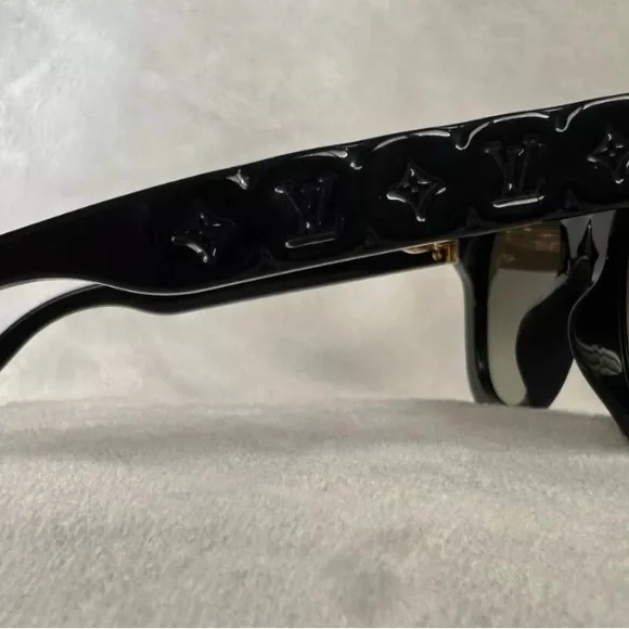 Louis Vuitton LV Empreinte Light Round Sunglasses - Z1879E - Picture 7 of 8